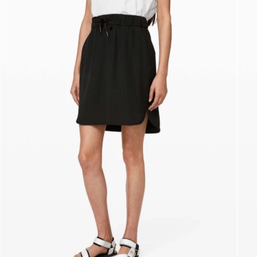 Lululemon On The Fly Skirt Black Sz 6 Pull On Drawstrings Casual Pockets *R11